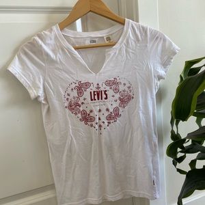 Levi’s white western print t-shirt